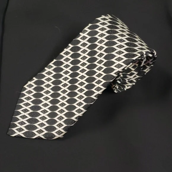Vintage Wemlon by Wembley Vertical Diamond Patterned Stripes 4" Wide Necktie - Picture 10 of 10